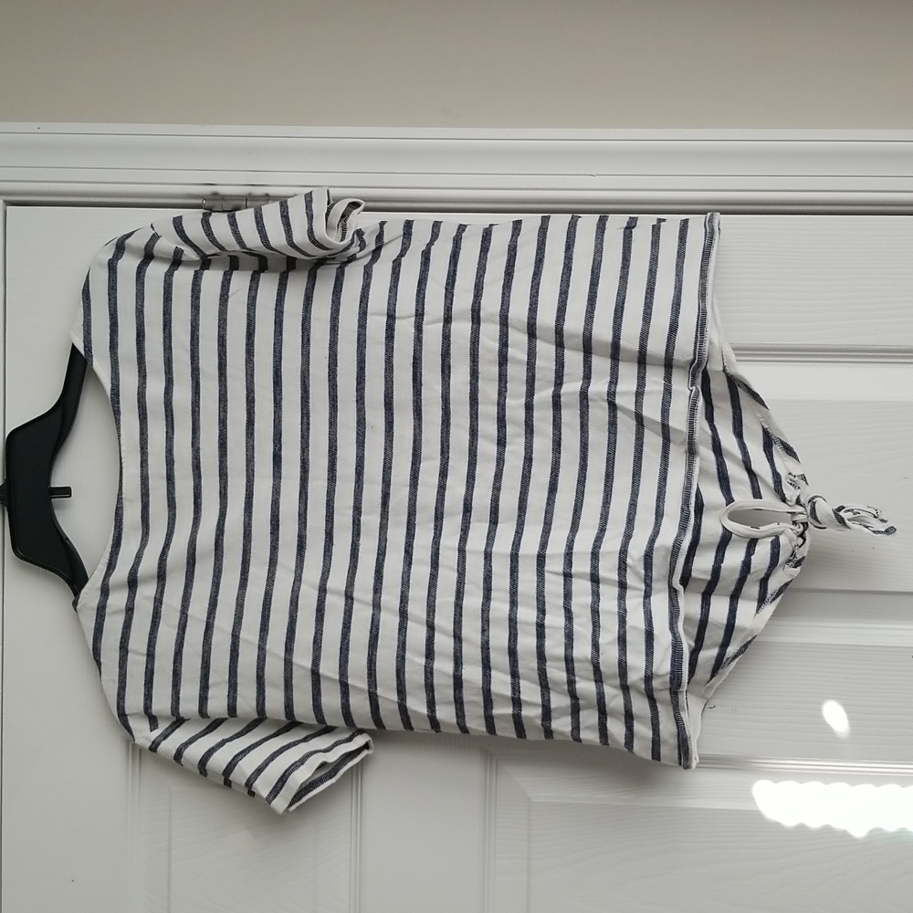 Old Navy Women's Stripe Top - Picture 6 of 8